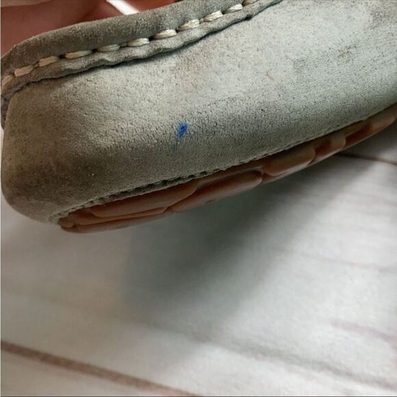 UGG Women’s Ansley Light Gray Suede Slippers - Picture 11 of 13